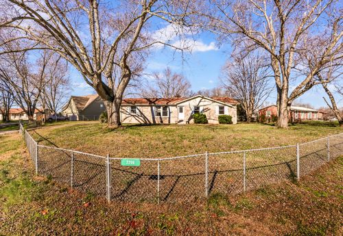 2206 Green Acres Dr, Clarksville, TN, 37042-8612 | Card Image