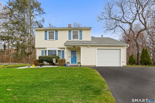 40 Sullivan Pl, Bridgeport, CT, 06610-1027 | Card Image