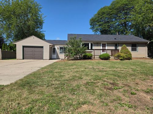 1425 S Rock Pl, New Berlin, WI, 53151-1767 | Card Image