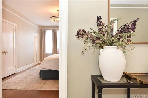 apt-6d-8 Barstow Rd, Great Neck, NY, 11021-3544 | Card Image