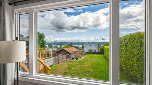 651 Colwyn St, Campbell River, BC, V9W2Y2 | Card Image