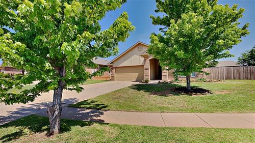 2801 Nw 182nd St, Edmond, OK, 73012-7638 | Card Image