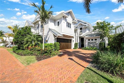 91 14th St, NAPLES, FL, 34102-3517 | Card Image