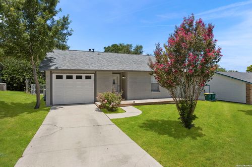 7613 Leafy Hollow Ct, Live Oak, TX, 78233-2831 | Card Image