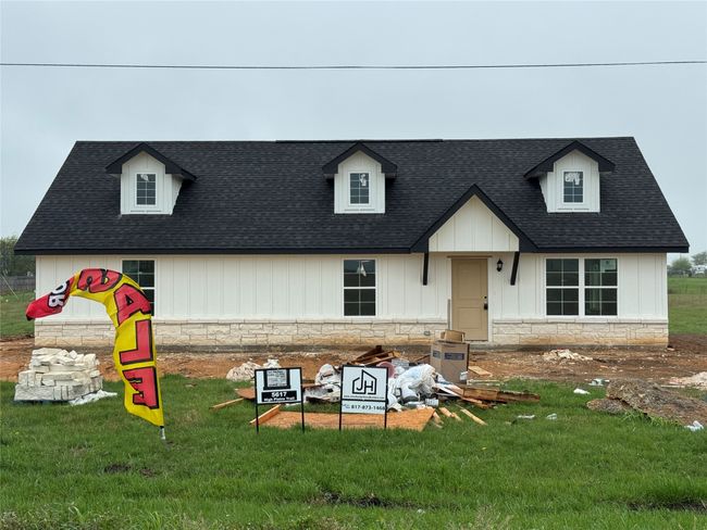 5617 High Plains Trl, House other with 3 bedrooms, 2 bathrooms and null parking in Joshua TX | Image 24