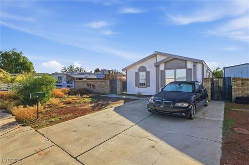 4941 Hildago Way, Las Vegas, NV, 89121-2863 | Card Image