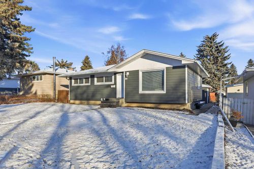 69 Harrow Cres Sw, Calgary, AB, T2V3B2 | Card Image