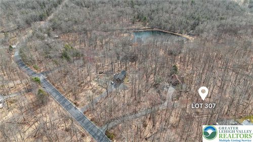 307 Blue Ridge Dr, Canadensis, PA, 18325-9505 | Card Image