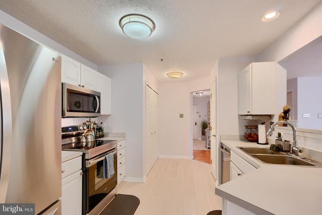 3031 - 3031 Hunting Ridge Dr, Condo with 2 bedrooms, 2 bathrooms and null parking in OWINGS MILLS MD | Image 7