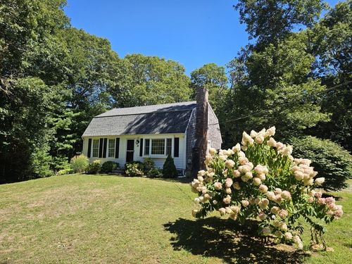 526 Skunknet Rd, Centerville, MA, 02632-2738 | Card Image