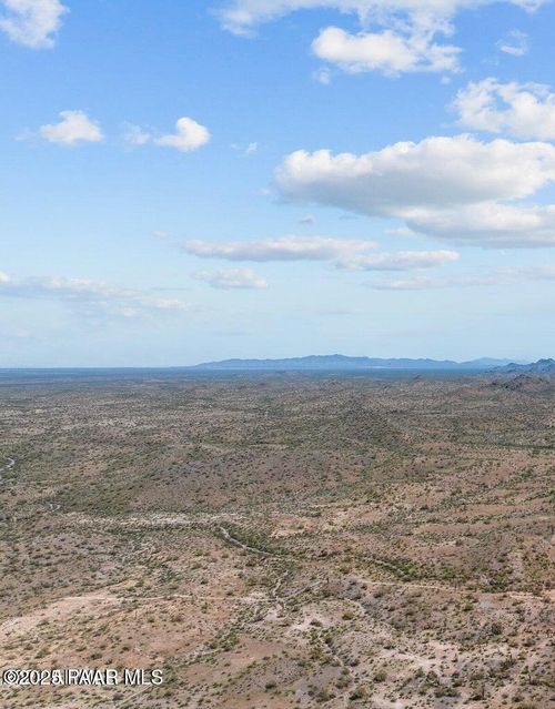 XX00 N 451st Ave, Wickenburg, AZ, 85390 | Card Image