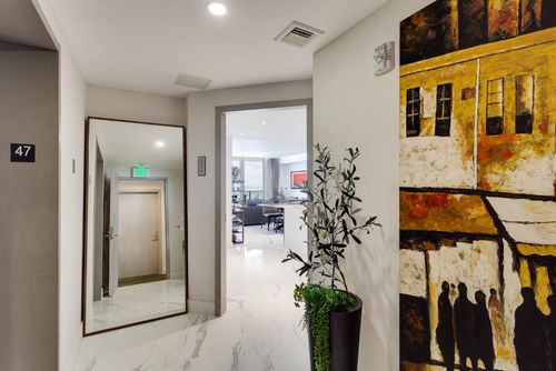 4711-488 Ne 18th St, Miami, FL, 33132-1112 | Card Image