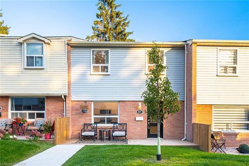 85-1055 Shawnmarr Rd, Mississauga, ON, L5H3V2 | Card Image