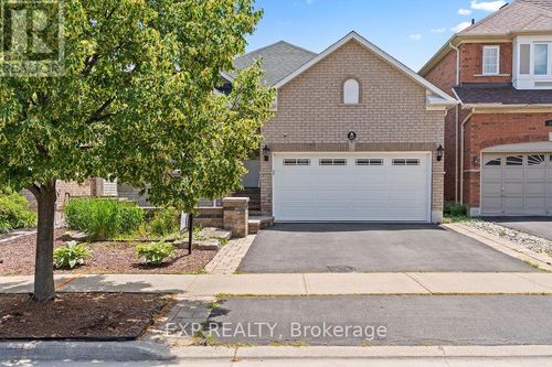 225 Ellis Cres, Milton, ON, L9T6B5 | Card Image