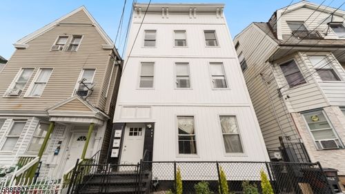 129 Park Ave, Paterson, NJ, 07501-5257 | Card Image