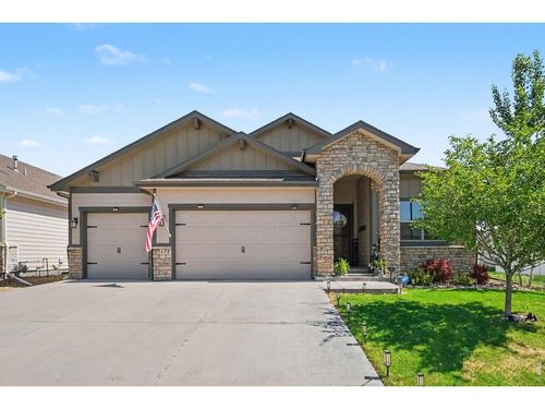 573 Vermilion Peak Dr, Windsor, CO, 80550 | Card Image