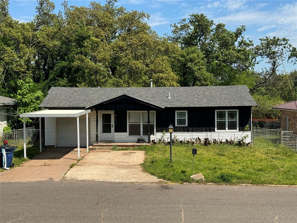 Silver St, Harrah, OK 73045