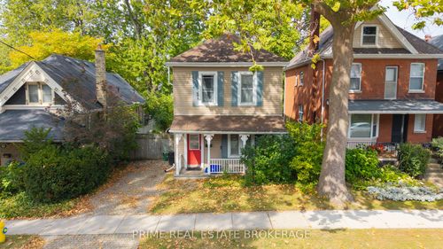 {{alt}} | Card Image