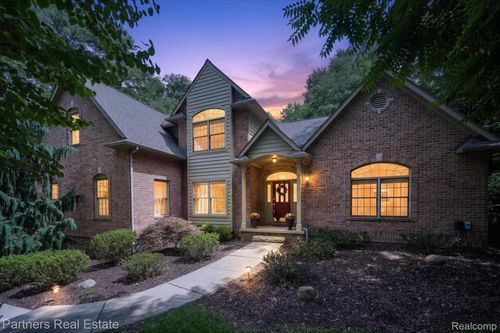 5935 Winans View Ct, Pinckney, MI, 48169-8470 | Card Image