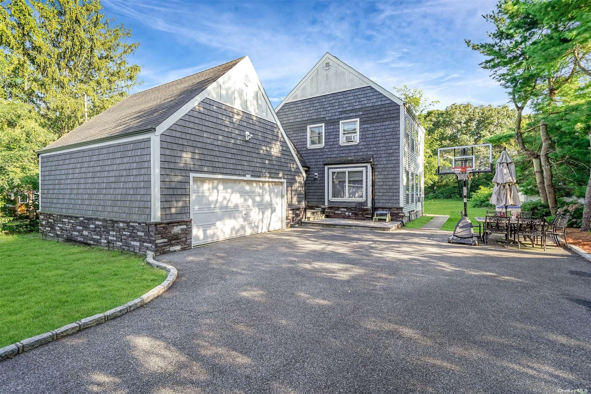 Oceanside St, Islip Terrace, NY 11752