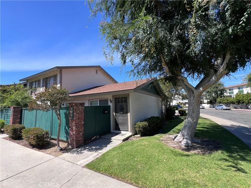 8221 Ginnis Grn, Buena Park, CA, 90621-1303 | Card Image