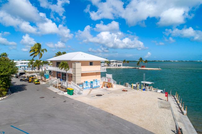 Convenient Store and Fuel Dock | Image 35