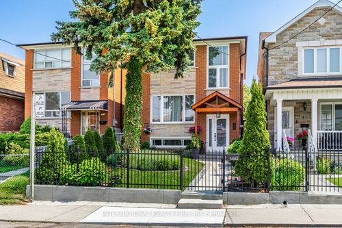 49 Lapp St, York, ON, M6N3W5 | Card Image