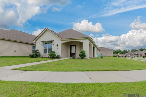 7643 Waterview Dr, Baton Rouge, LA, 70820-5321 | Card Image