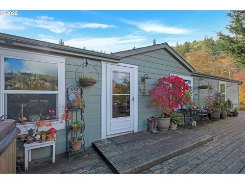 624 Willis Creek Rd, Winston, OR, 97496-9565 | Card Image