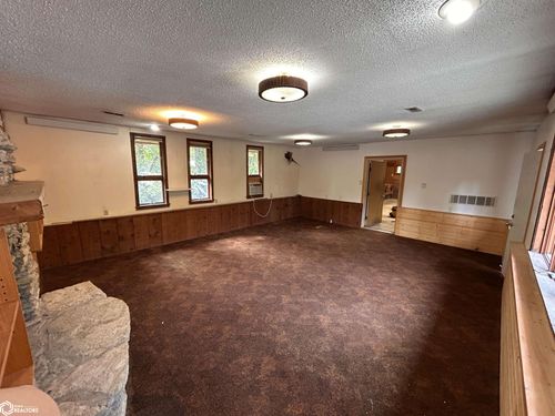 2273 Clark Tower Rd, Winterset, IA, 50273-8373 | Card Image