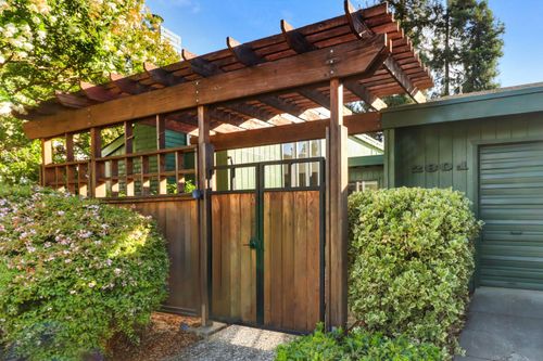 2801 Catalina Dr, Davis, CA, 95616-0261 | Card Image