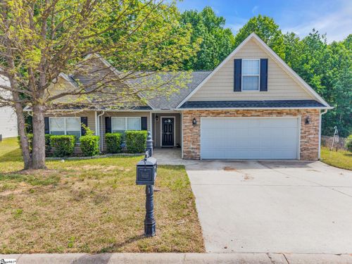 605 Fountainbrook Ln, Fountain Inn, SC, 29644-6155 | Card Image