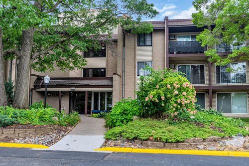 apt-216-1690 Highway 36 W, Roseville, MN, 55113-4044 | Card Image