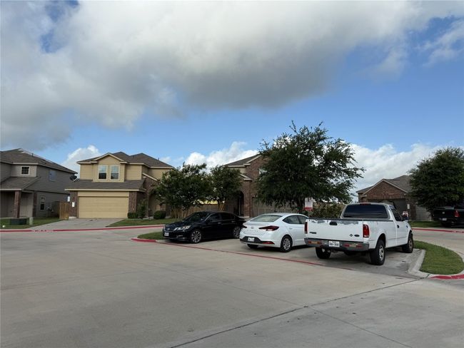 37E - 352 Circle Way, House other with 3 bedrooms, 3 bathrooms and 2 parking in Jarrell TX | Image 35