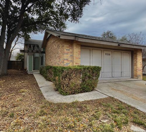 9258 Points Edge, San Antonio, TX, 78250-3011 | Card Image