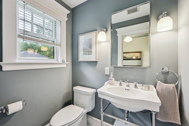 483 Central Ave, House other with 3 bedrooms, 2 bathrooms and 1 parking in New Haven CT | Image 23