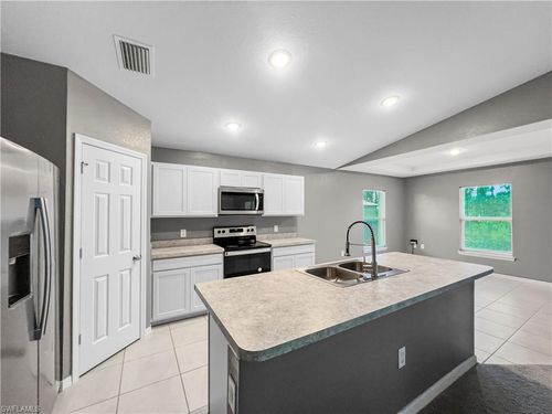 3107 35th St W, Lehigh Acres, FL, 33971-6752 | Card Image