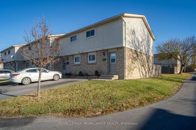 52 Cascade Blvd, Condo with 2 bedrooms, 2 bathrooms and 1 parking in Belleville ON | Image 1