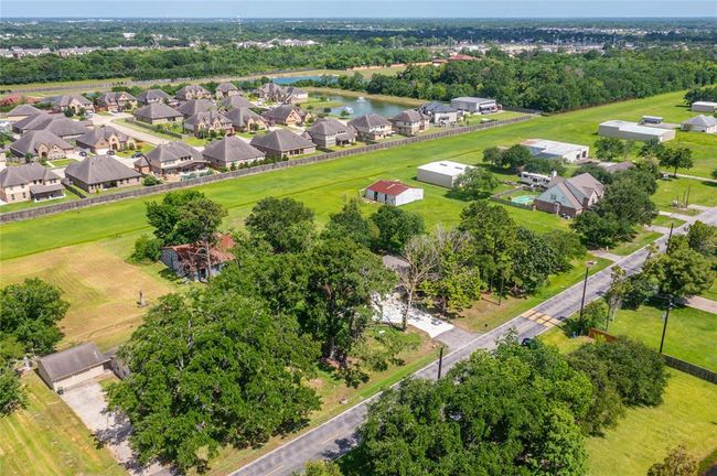 2751 Piper Rd, House other with 3 bedrooms, 2 bathrooms and 2 parking in Pearland TX | Image 14