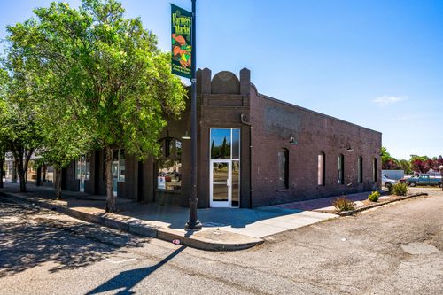 621-625 Walnut St, Red Bluff, CA, 96080-3325 | Card Image