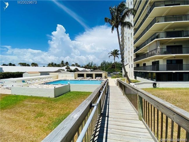 APT-401 - 10044 Ocean Dr, Condo with 3 bedrooms, 2 bathrooms and null parking in Jensen Beach FL | Image 81