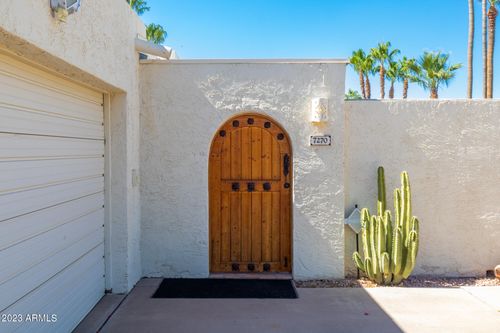 7270 E Loma Ln, Scottsdale, AZ, 85258-2744 | Card Image