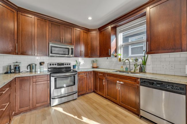 880 Gore Ave, Townhouse with 3 bedrooms, 2 bathrooms and 1 parking in Vancouver BC | Image 8