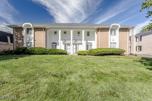 2-5146 Regency Dr, Toledo, OH, 43615-2986 | Card Image