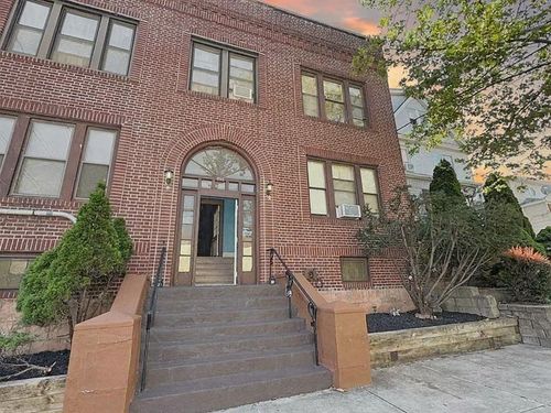 apt-4-452 Avenue E, Bayonne, NJ, 07002-4760 | Card Image