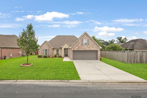 14364 Stonegate Manor Dr, Gonzales, LA, 70737-7588 | Card Image