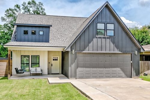 220 Pine St, Port Neches, TX, 77651-3158 | Card Image