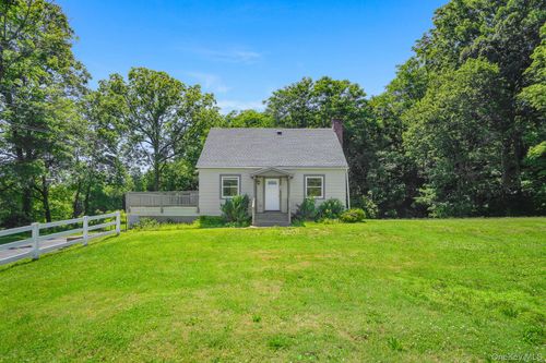 168 Jackson St, Fishkill, NY, 12524-1144 | Card Image
