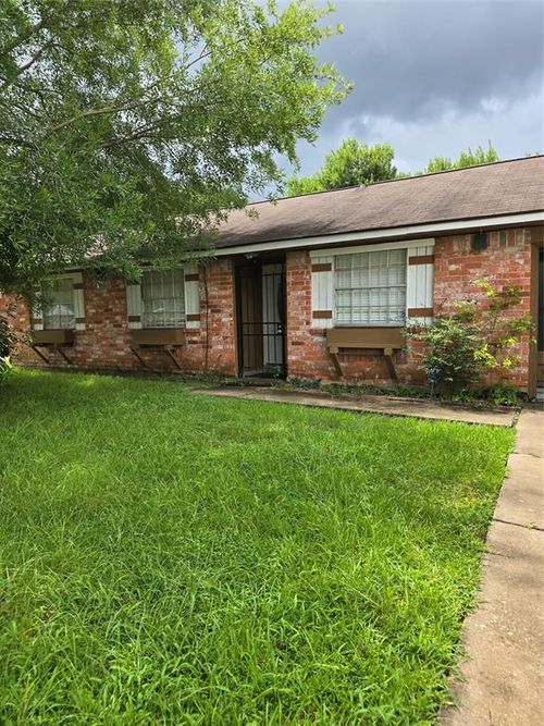 5207 Ridgeton Dr, Houston, TX, 77053-4532 | Card Image