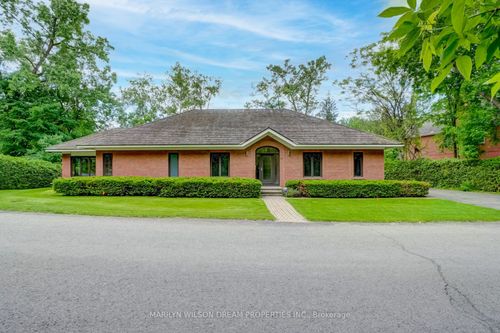 40 Pond St, Rockcliffe, ON, K1L8J3 | Card Image